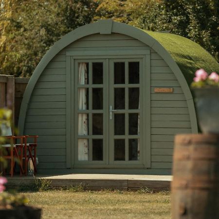 Glamping In Wiltshire The Green Knoll Is A Charm Chippenham  Zewnętrze zdjęcie