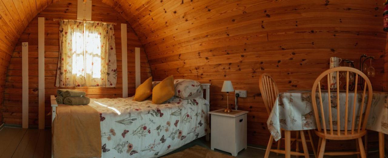 Glamping In Wiltshire The Green Knoll Is A Charm Chippenham  Zewnętrze zdjęcie