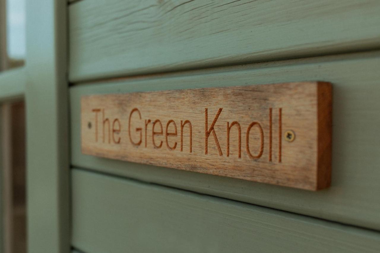 Glamping In Wiltshire The Green Knoll Is A Charm Chippenham  Zewnętrze zdjęcie