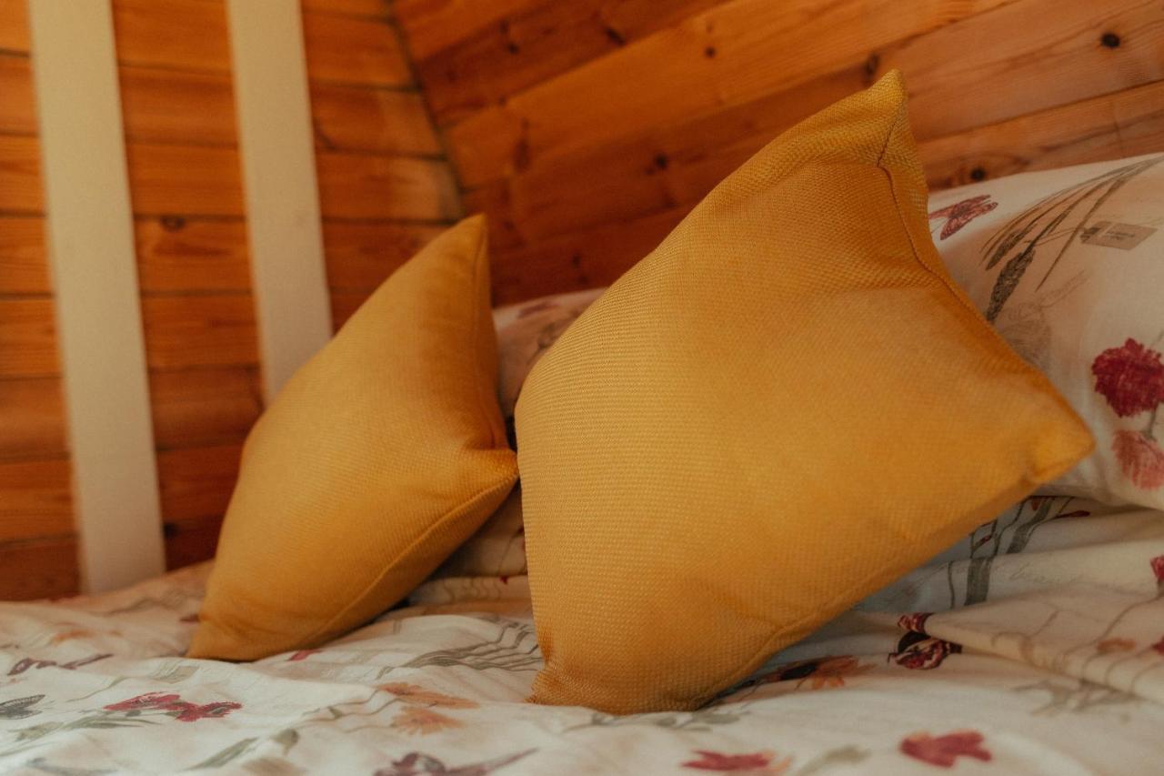 Glamping In Wiltshire The Green Knoll Is A Charm Chippenham  Zewnętrze zdjęcie