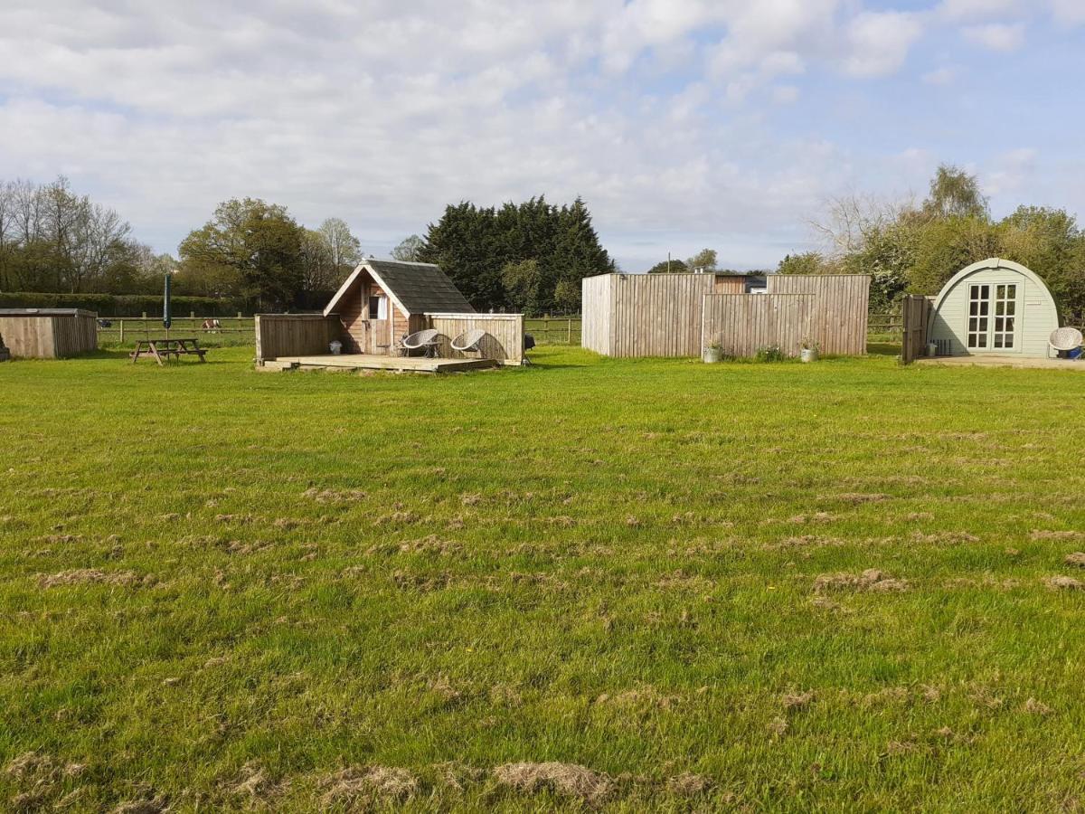 Glamping In Wiltshire The Green Knoll Is A Charm Chippenham  Zewnętrze zdjęcie